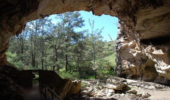 غارهای ابرکرومبی