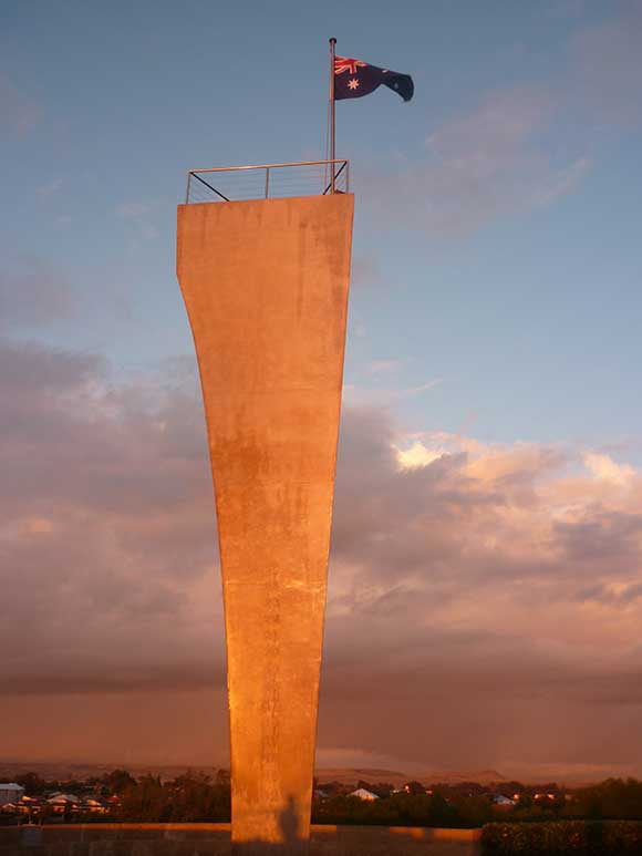 ستون یادبود کشتی سیدنی دوم استرالیا